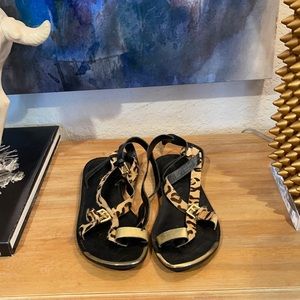 Boutique 9 leopard sandals